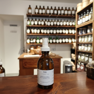 Hydrolat-eclat de la peau-herboristerie-le-tozaner-toke-lyon-Croix-rousse Hydrolat-eclat de la peau-herboristerie-le-tozaner-toke-lyon-Croix-rousse