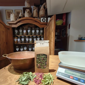 tisane au nom de la rose- le tizaner toké - lyon croix rousse tisane au nom de la rose- le tizaner toké - lyon croix rousse