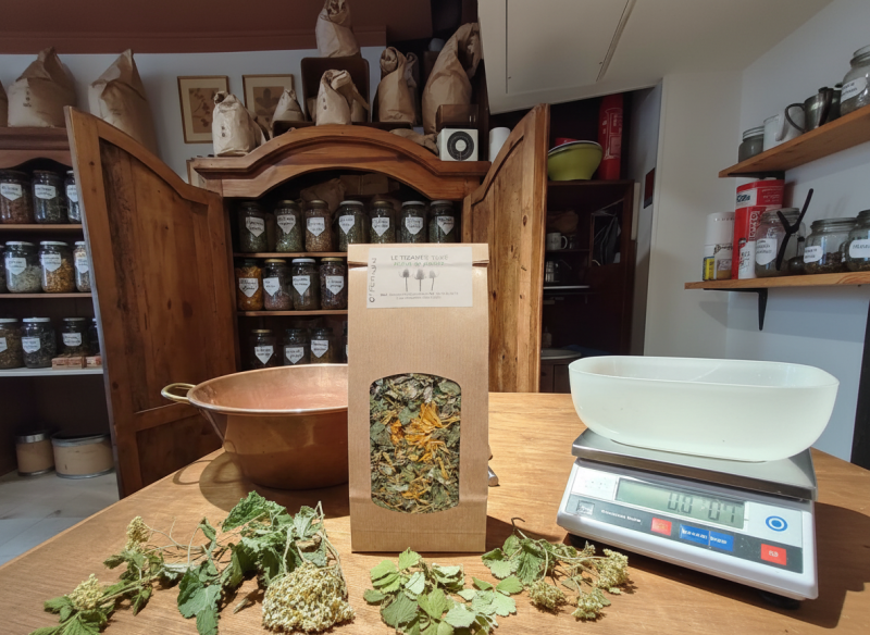 tisane o feminin - le tizaner toké - lyon croix rousse tisane o feminin - le tizaner toké - lyon croix rousse